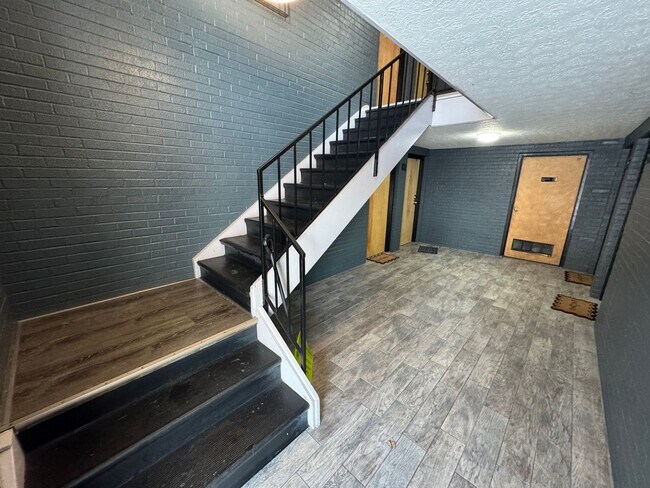 Building Photo - 24325 Detroit Rd