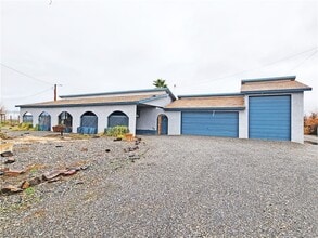 Building Photo - 2220 W Bell Vista Ave