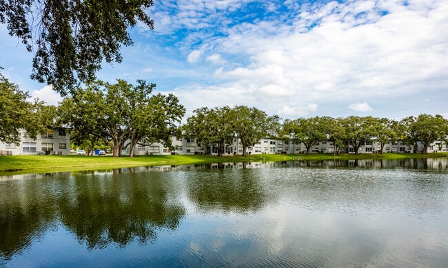 Lake View - Armature Lake Apartments