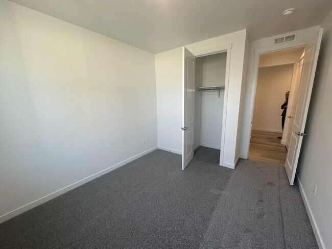Foto del edificio - Brand New 4 Bed 3 Bath home!