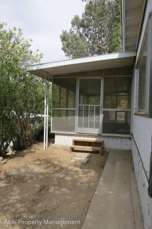 Building Photo - 233 Salaine Dr