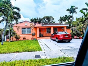 Building Photo - 3630 SW 15th St