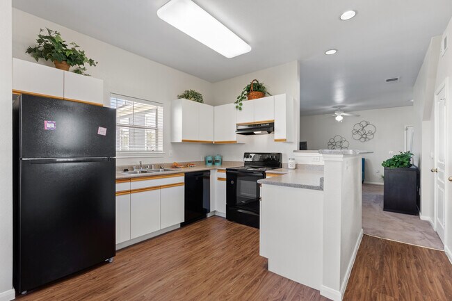 2 habitaciones TH - Ranchview Townhomes