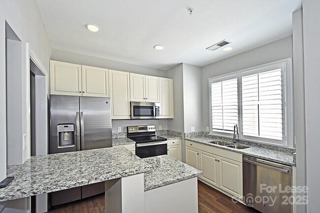 Foto del edificio - 4939 S Hill View Dr