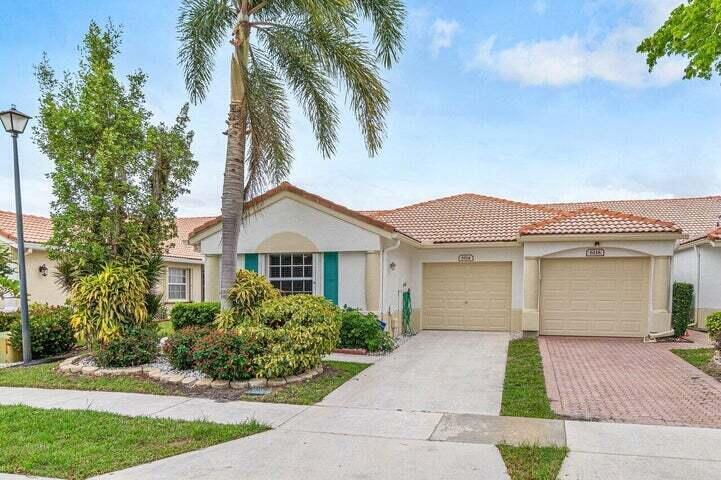 Foto principal - 6114 Heliconia Rd
