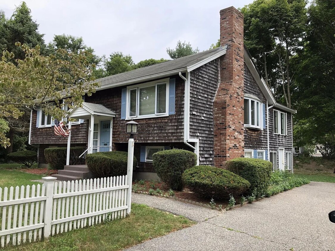 Foto principal - Refreshed 3Br / 2 Ba Home near Plymouth Do...