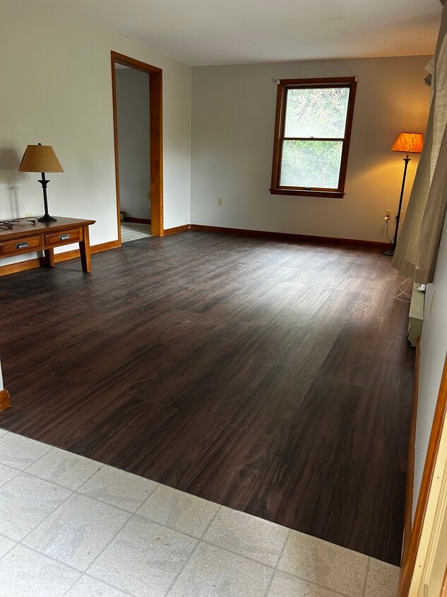 Living room - 15042 Bittinger Rd