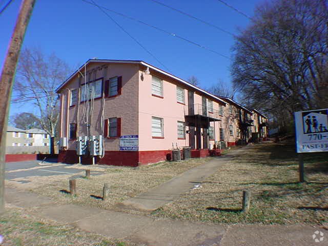 Alternate Building View - 241 Troy St NW