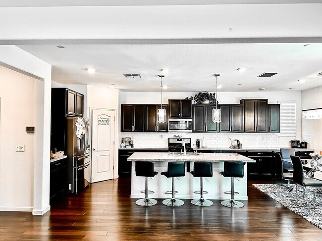 Foto del edificio - 2951 Reyva Dhillon Ln