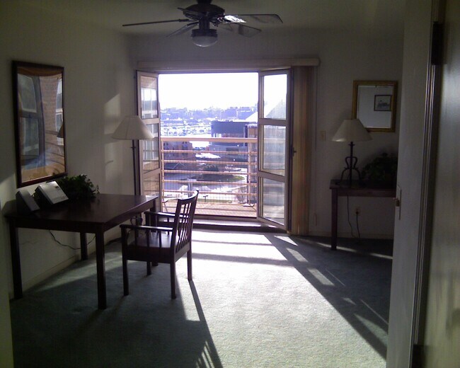 Entrance to Balcony - 250 President St