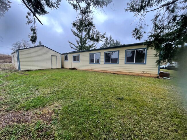 Foto del edificio - 7503 Skyline Rd S