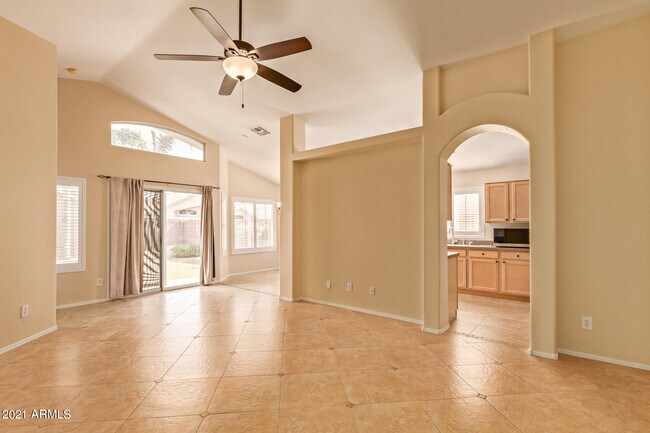 Building Photo - 4213 E Rosemonte Dr