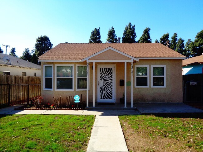 Foto del edificio - 2 Bedroom 1 Bath Remodeled House for Rent ...