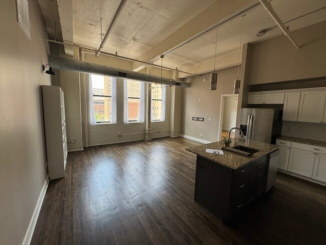 Photo - 817 Main St (Cincinnati, OH) Apartments