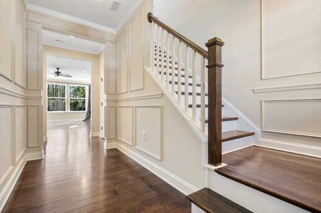 Foto del edificio - Beautiful 3-bedroom, 2.5-bath home in unbeatable Morrisville location