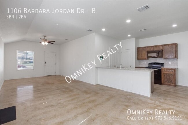 Building Photo - 1106 Barbara Jordan St