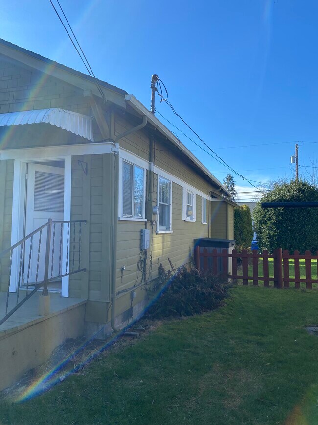 224 S 10th St, Mount Vernon, WA 98274 House Rental in Mount Vernon