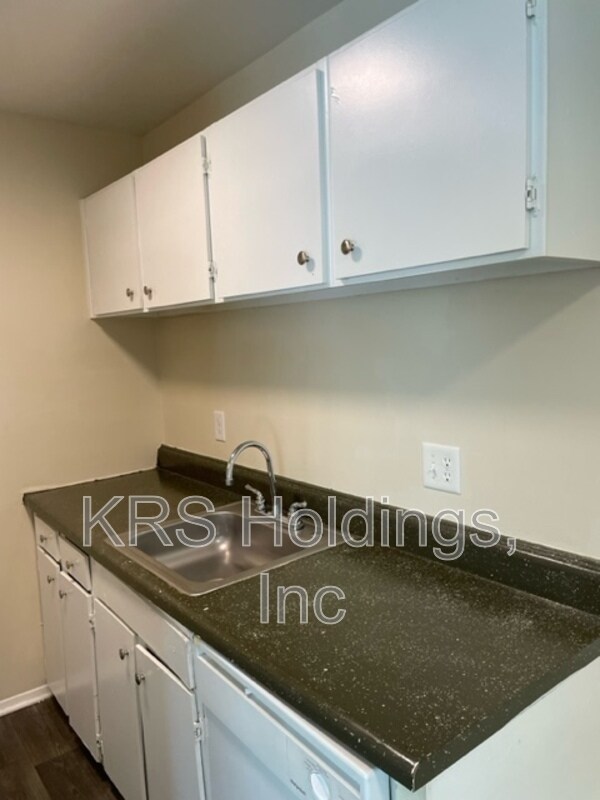 Building Photo - 1237 Nelson St