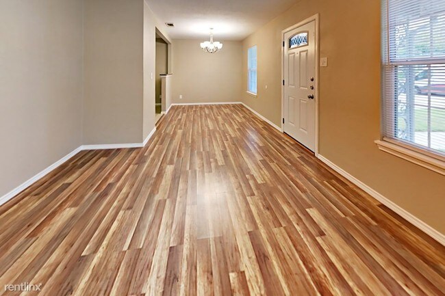 Building Photo - 350 Lemur Dr
