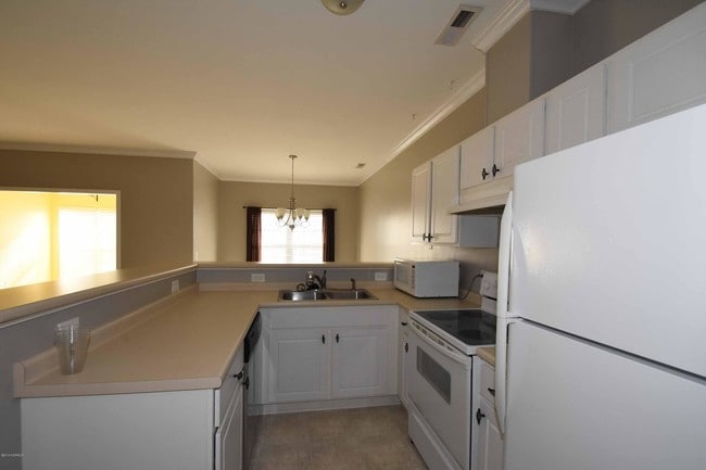 Building Photo - 2237 Locksley Woods Dr