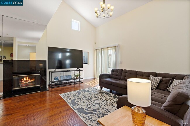 Building Photo - 561 Jade Cir