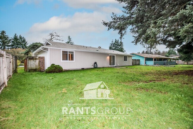 Foto del edificio - Charming 3 Bedroom Rambler in Great Lacey Location — Apply Today