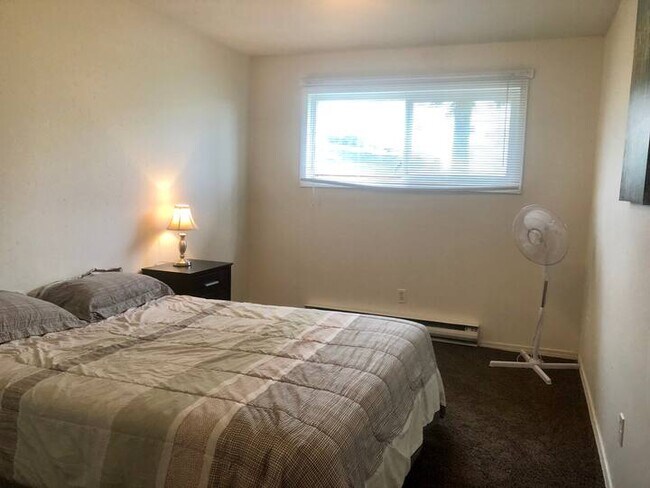 Photo du bâtiment - 8920-8986 86 St