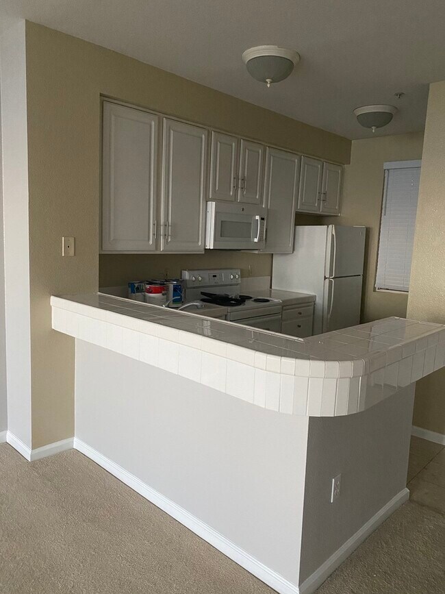 Kitchen - 101 Crescent Way