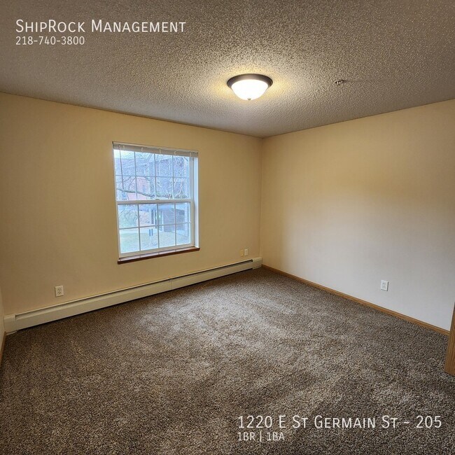 Building Photo - 1220 E St Germain St