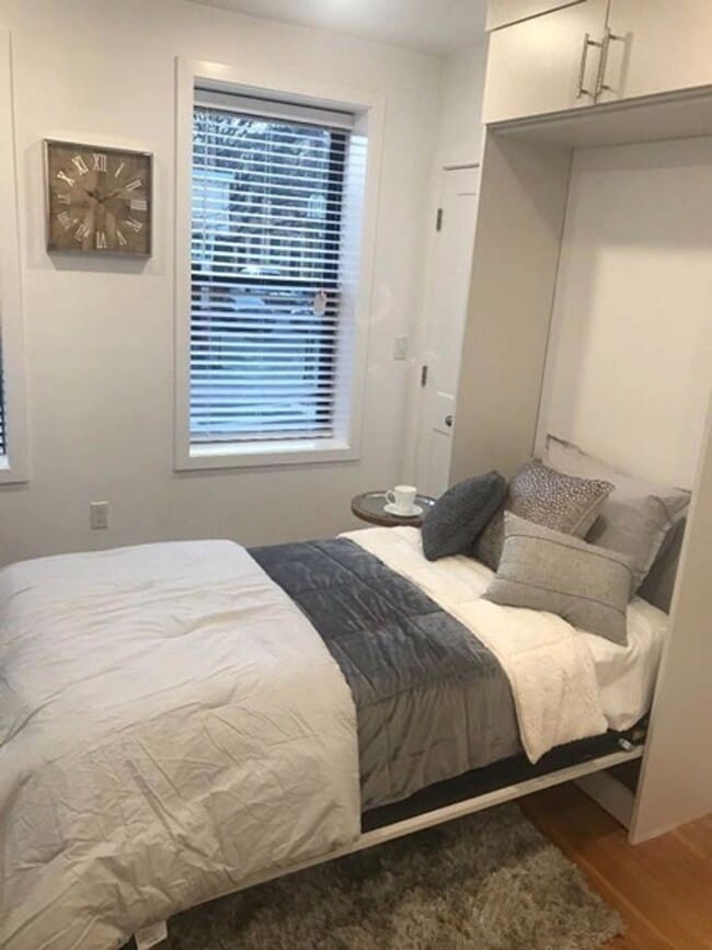 Building Photo - CHELSEA/BOSTON NO BROKER OR RENTAL FEES!! ...
