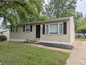Building Photo - 1418 Broadlawns Ln