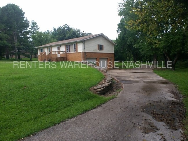 Building Photo - 5420 Colonial Cir