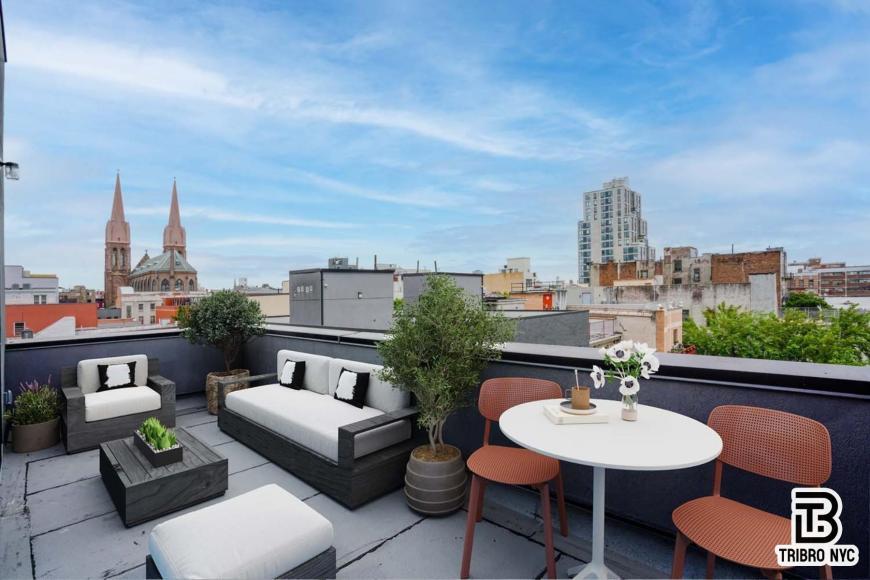 Foto principal - 3 bedroom in Brooklyn NY 11206