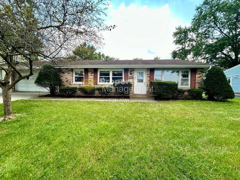 Primary Photo - 398 Raritan Dr