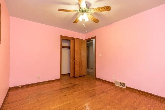 Foto del edificio - 4818 Norwood Ave