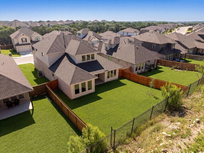 Foto del edificio - Rare Cibolo Canyons Opportunity | Guest Suite Downstairs, Optional 5th Bedroom, No Carpet, No Rea...
