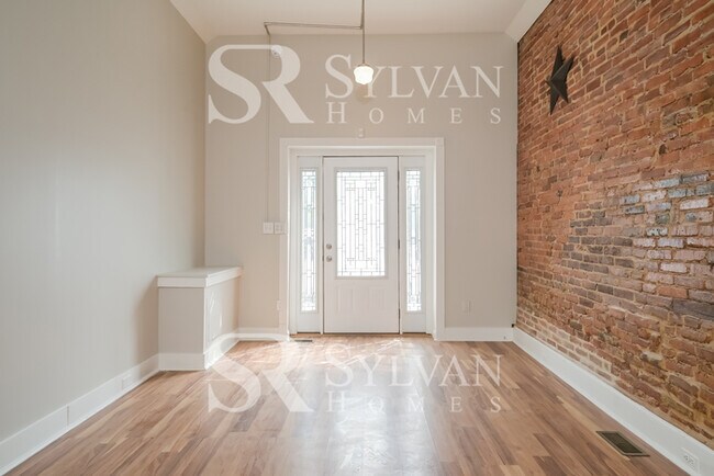 Building Photo - Prepare to be impressed by this 2 bedroom,...