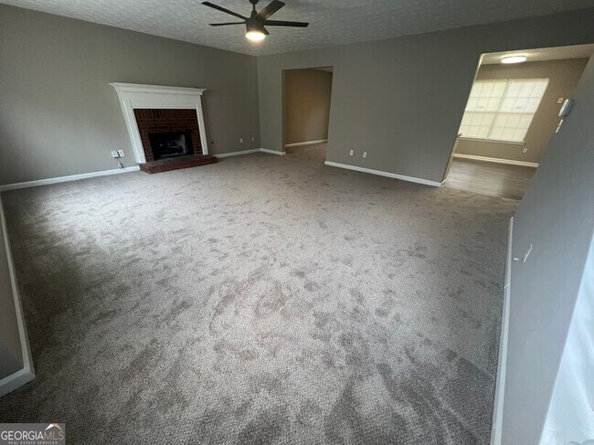 Building Photo - 70 Princeton Way