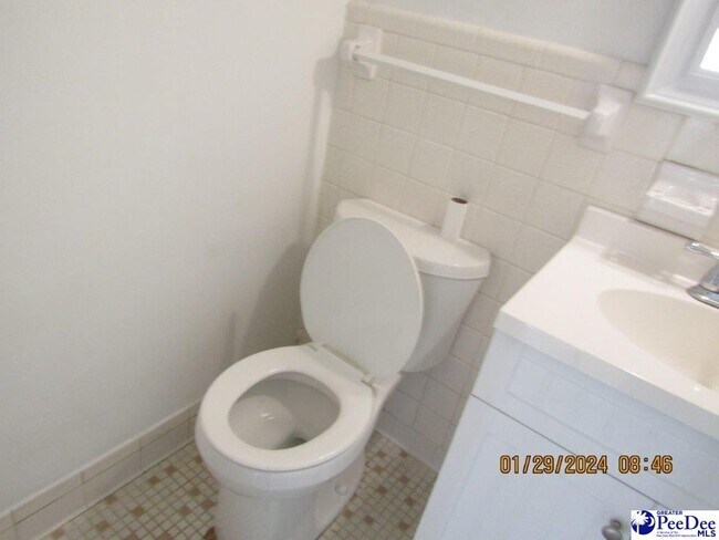 Building Photo - 706-K N Edisto Dr