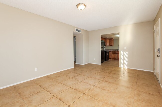 Building Photo - 3844 W Acapulco Ln