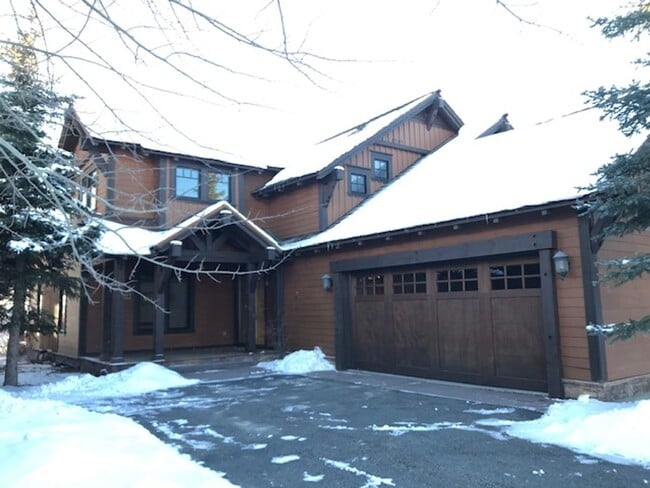 Building Photo - Available 11/1/25- 4 BR Teton Springs Home...