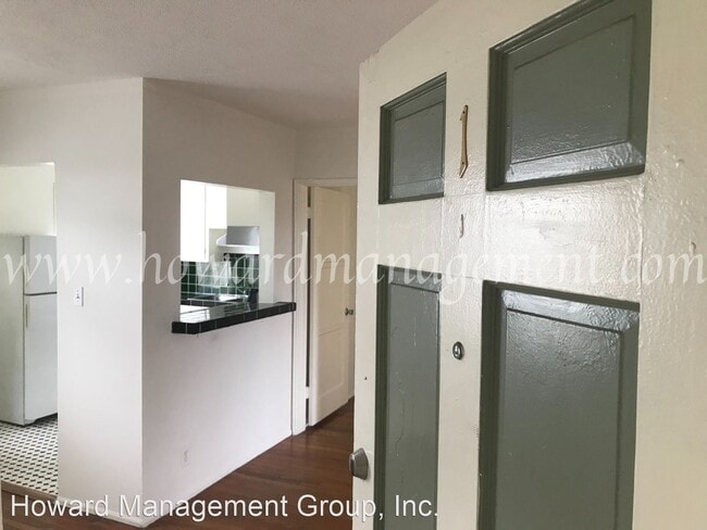 Building Photo - 2710 Bellevue Ave