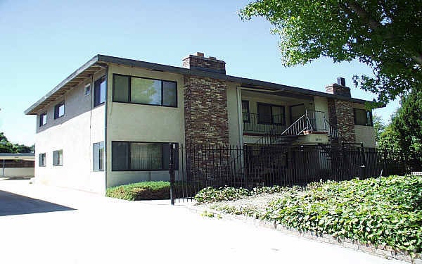 Primary Photo - 6004-6012 Gloria Dr