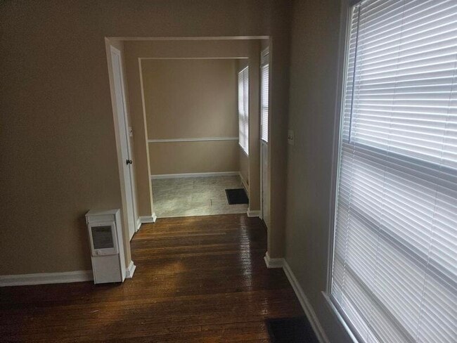 Building Photo - 679 Woodruff Pl E Dr