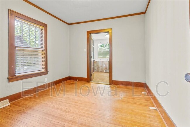 Foto del edificio - 1115 W 1st St