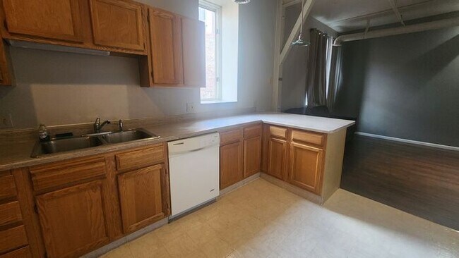 Foto del edificio - MOVE IN SPECIAL - $200 OFF EACH MONTH FOR 6 MONTHS*** (12 month lease required)