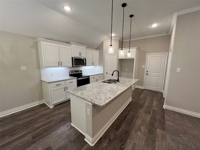 Building Photo - 805 Hardaway Ln