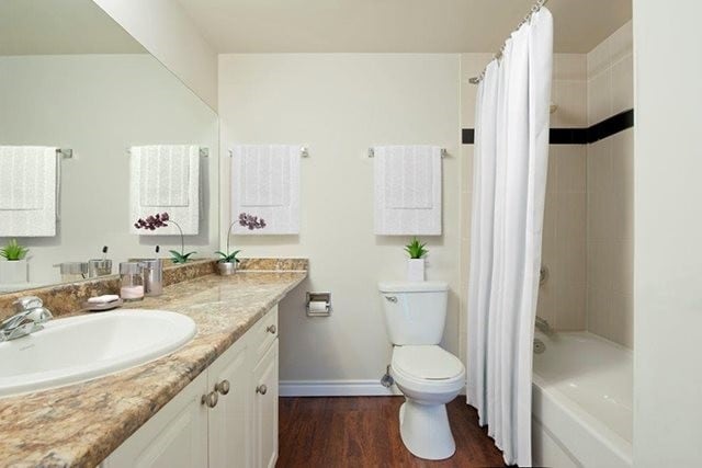 Interior Photo - Bayview Gardens