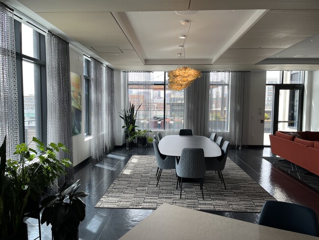Foto del edificio - 180 Morgan Ave