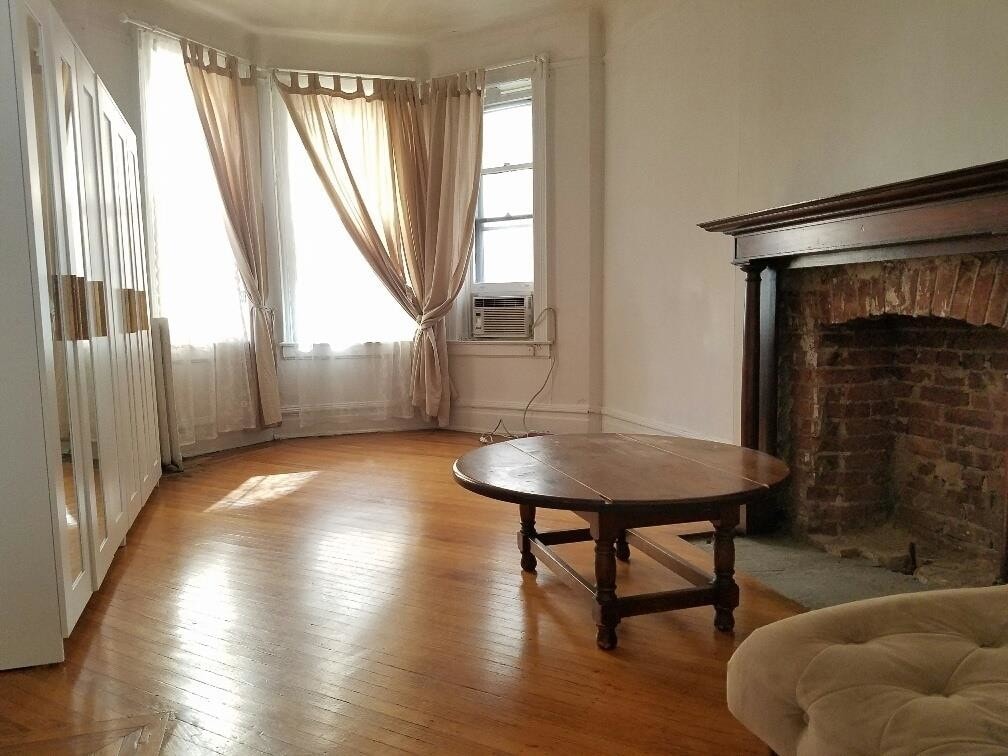Primary Photo - 93 Hicks Street